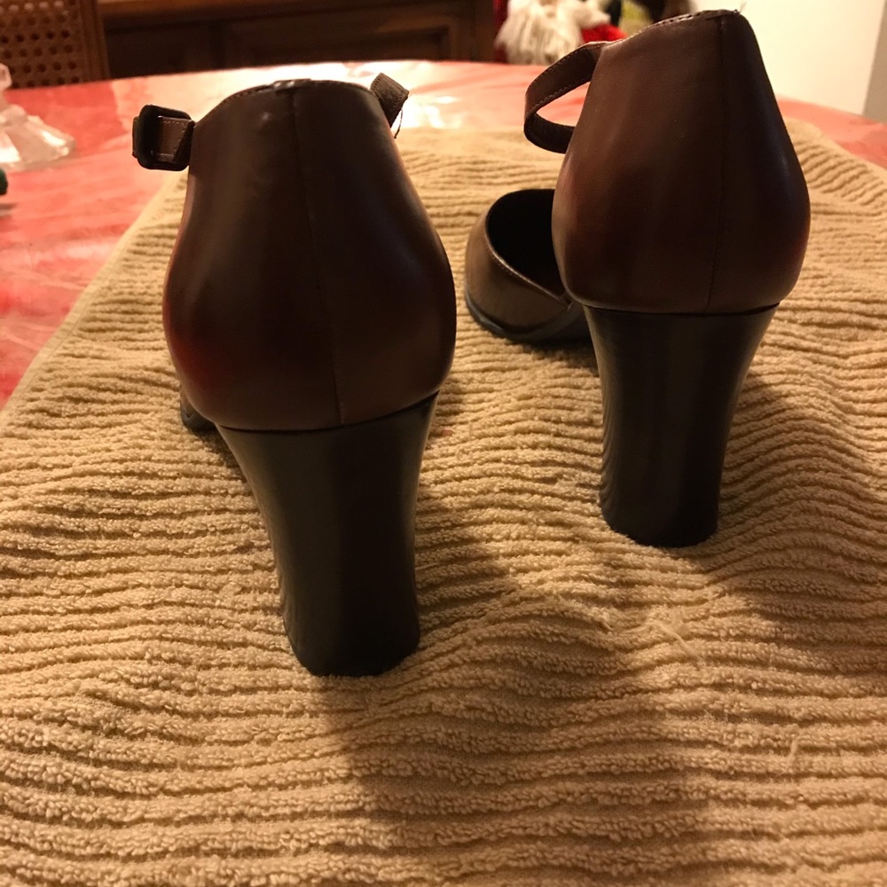 Vintage tan shoes size 9 Med. Great condition! - Picture 3 of 4